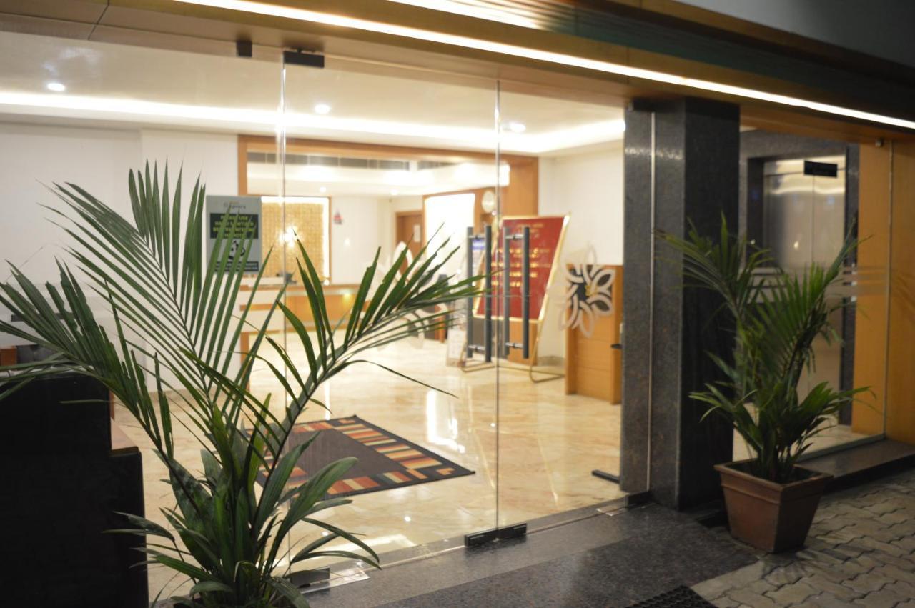 Hotel Apsara Shoranur Exterior photo