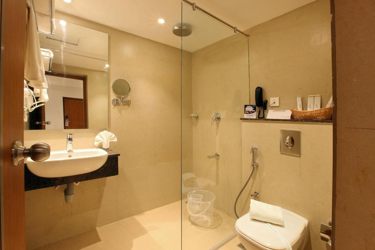 Hotel Apsara Shoranur Exterior photo