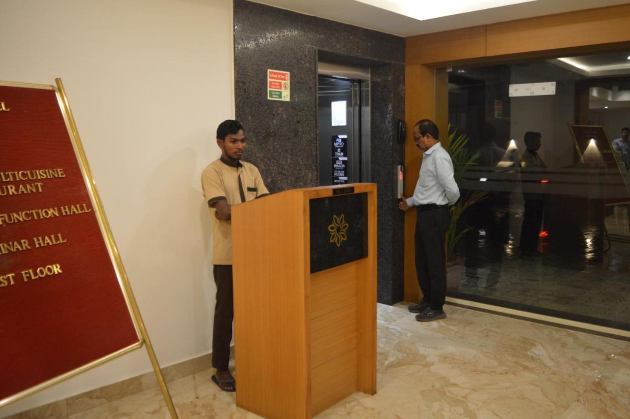 Hotel Apsara Shoranur Exterior photo
