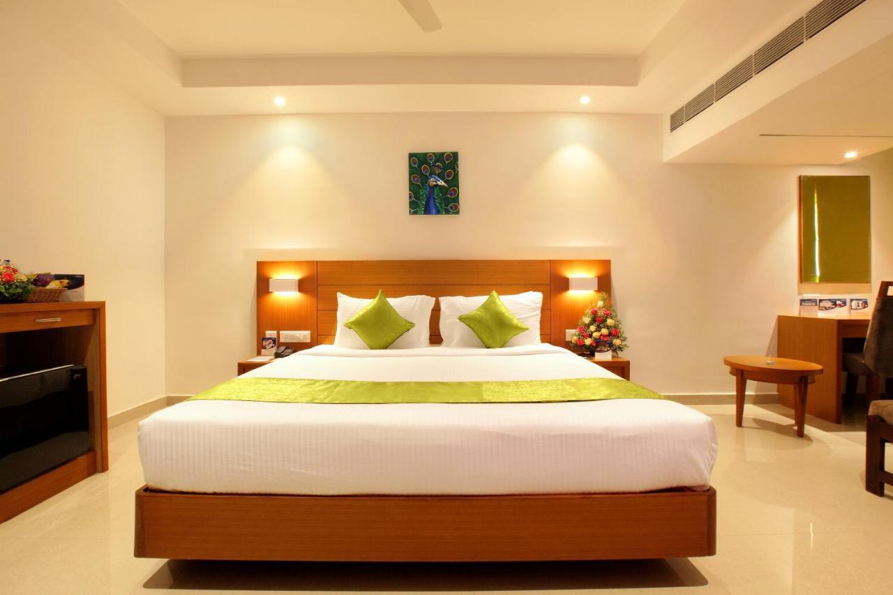 Hotel Apsara Shoranur Exterior photo