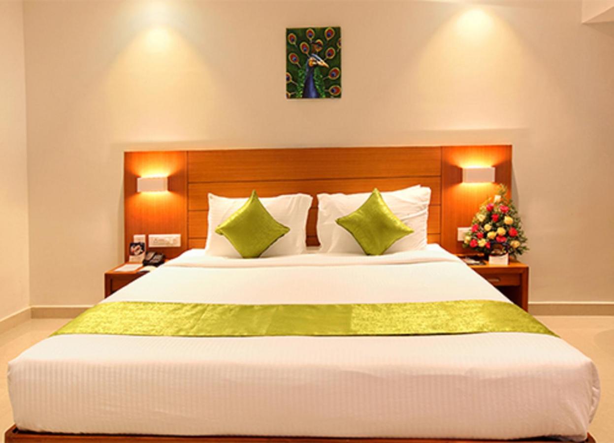 Hotel Apsara Shoranur Exterior photo