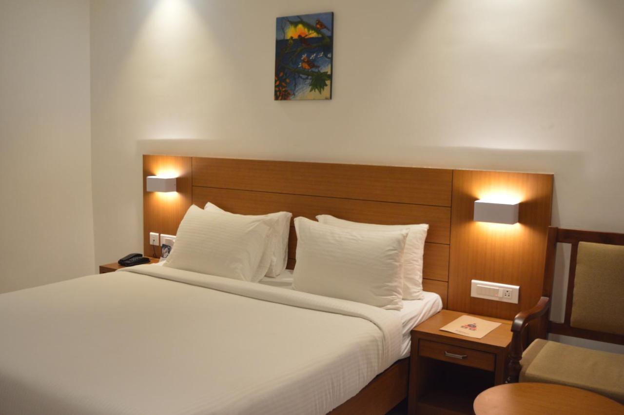 Hotel Apsara Shoranur Exterior photo