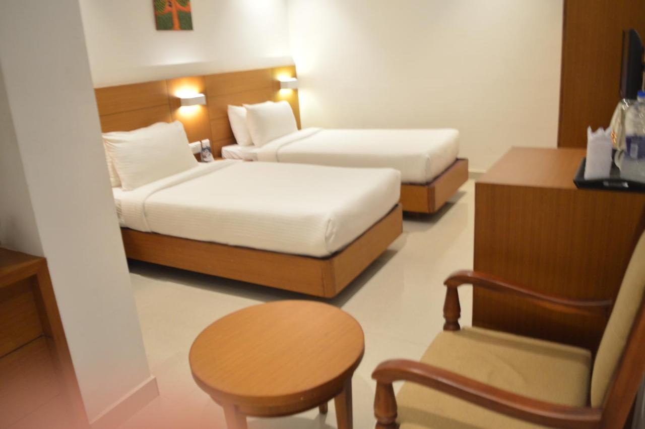 Hotel Apsara Shoranur Exterior photo
