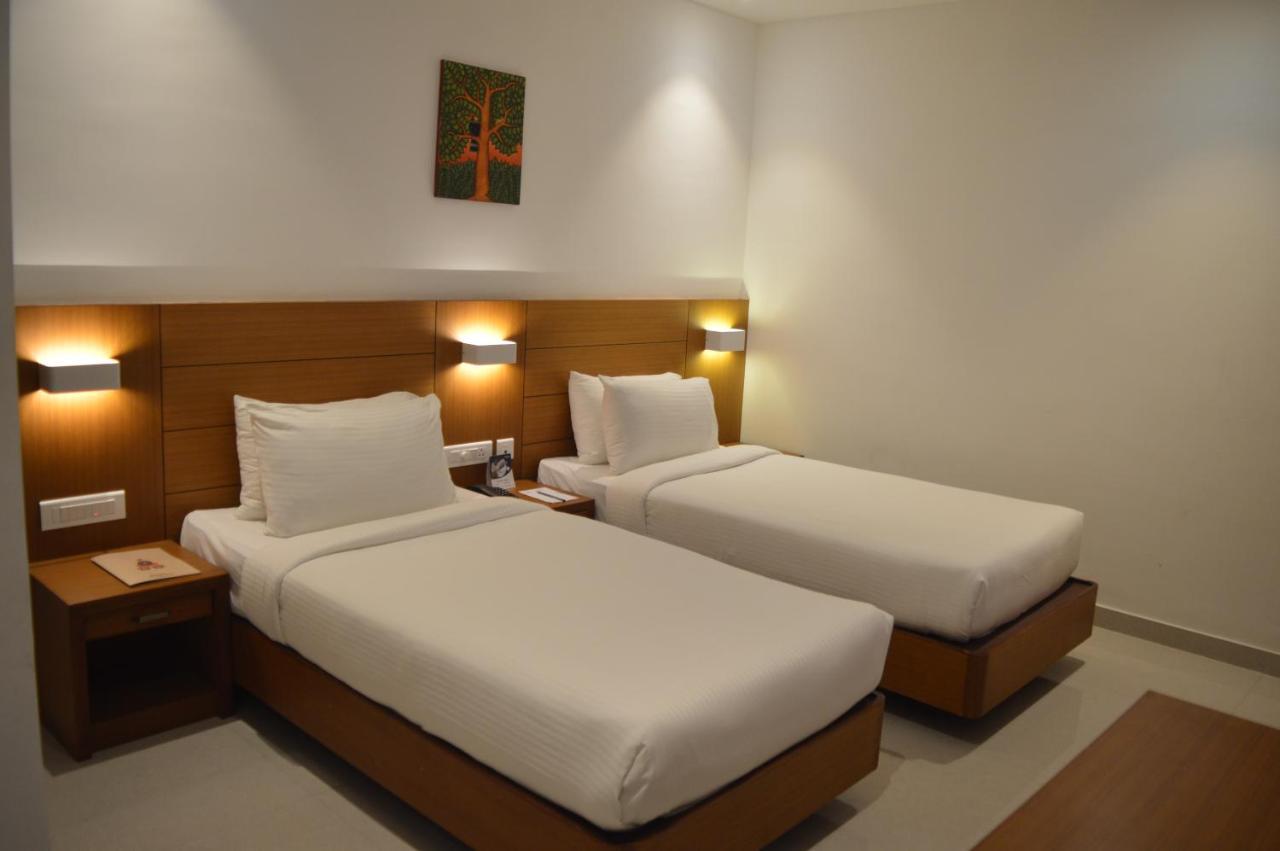 Hotel Apsara Shoranur Exterior photo